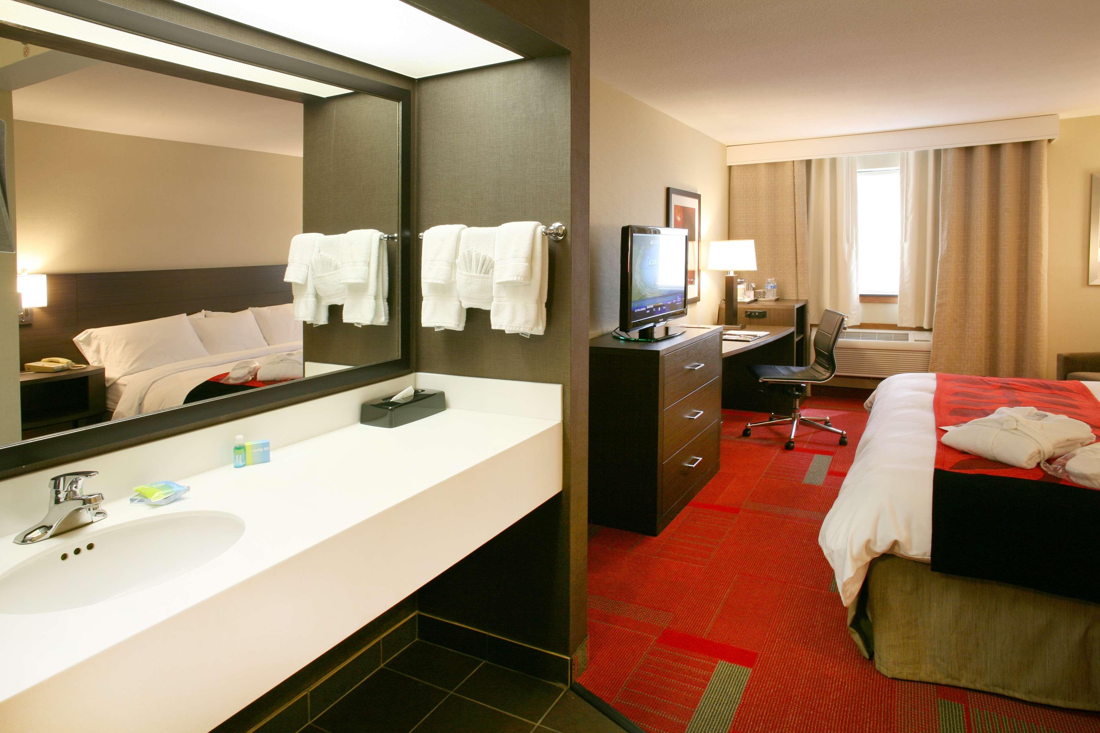 Radisson Hotel Madison Pokoj fotografie